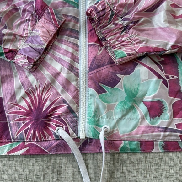 Nike CT6073-496 Women's Sportswear Windrunner Cropped Jacket Floral Large - Picture 3 of 9